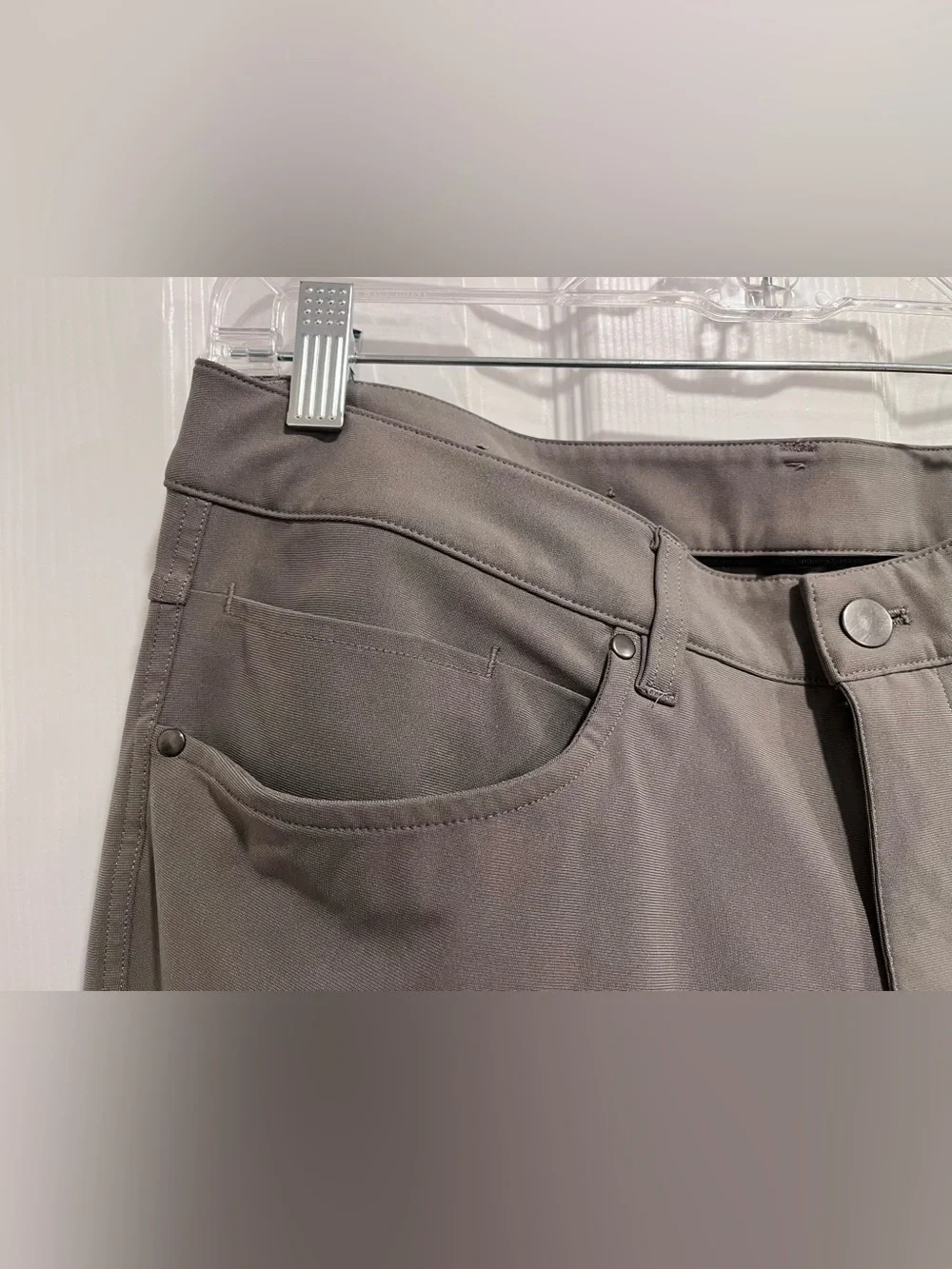 Lululemon athletica slim fit abc 5 pocket casual pants size 32 color nomad taupe